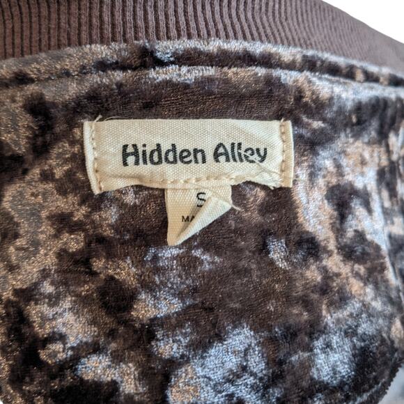 Hidden Alley Crushed Velvet Embroidered Zip Up Bomber Size Small - Picture 4 of 4